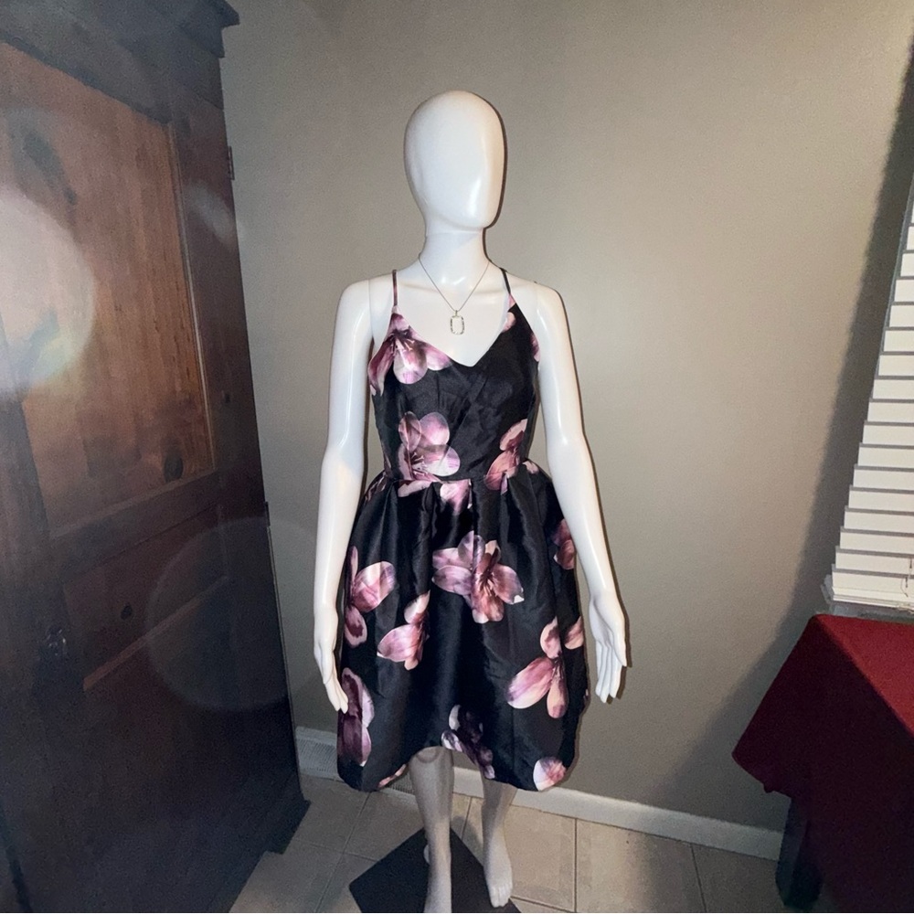 Floral Mini Dress - Picture 6 of 6